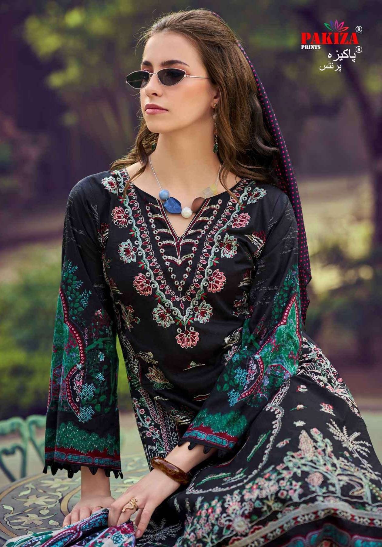 PAKIZA PRINTS FARAH VOL-17  LAWN COTTON KASHMIRI EMBRODERY WORK LADIES SUIT SUPPLIER 